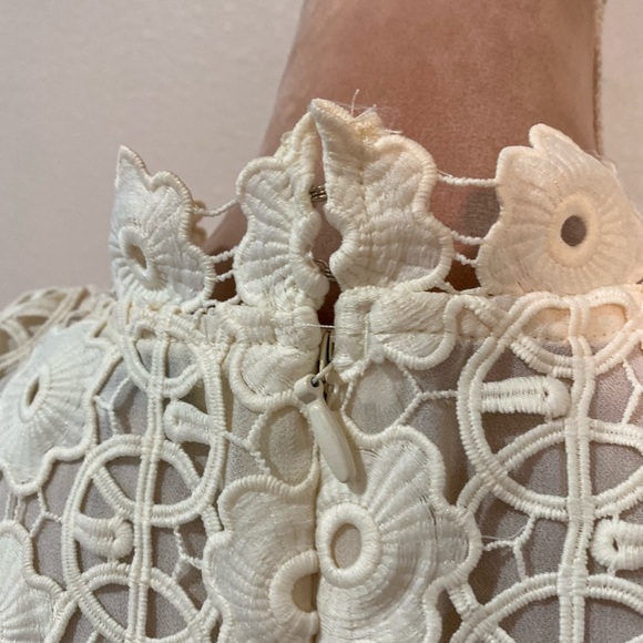 Endless Rose Eyelet blouse - Picture 6 of 11